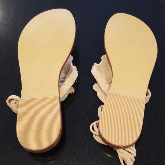 💕TRINA TURK💕 Thong Sandals w/ Shells & Beads - Picture 8 of 8